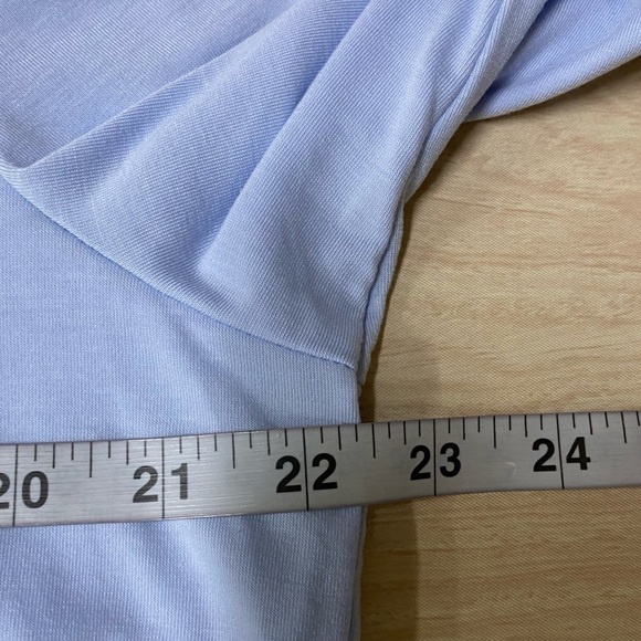 Athleta Light Blue ESSENCE SEMI FIT LONG SLEEVE T SHIRT TOP Size XL - Picture 4 of 6